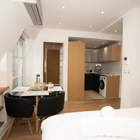 Apartment Marais-pompidou 3, Rue Simon Le Franc - 4 People *