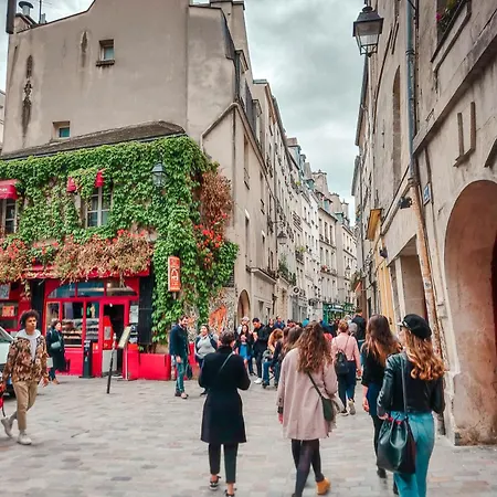 Apartment Marais-pompidou 3, Rue Simon Le Franc - 4 People Paris